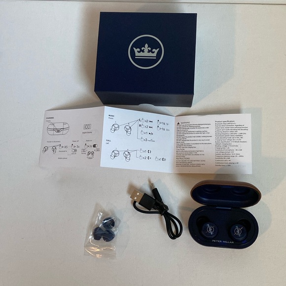 New in Box Peter Millar bluetooth headphones - Picture 3 of 12